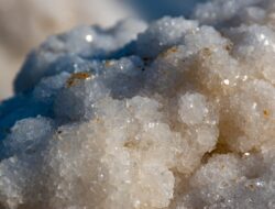 Ini Sederet Manfaat Tawas bagi Kesehatan Kulit