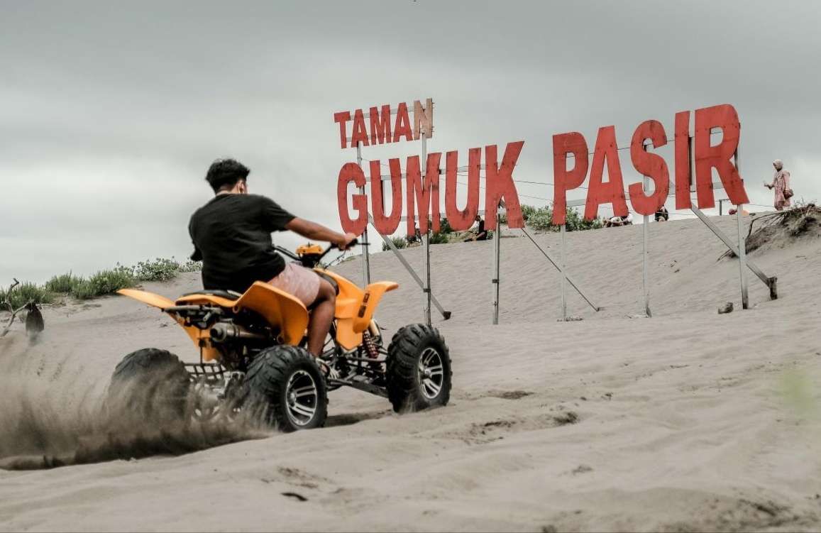 Kawasan Wisata Gumuk Pasir. (Kemenparekraf)