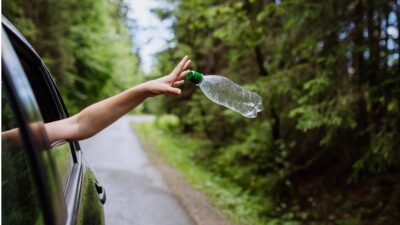 Buang sampah sembarangaj