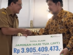 Wakil Bupati Sleman Serahkan JHT untuk 989 Pekerja Ter-PHK PT Mataram Tunggal Garment