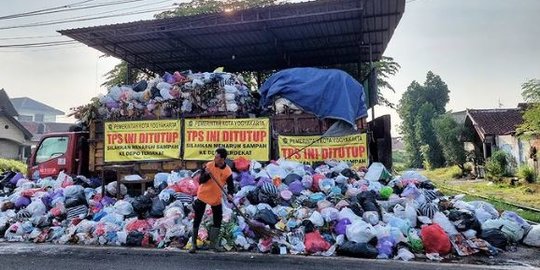 Potret tumpukan sampah di salah satu sudut Yogyakarta. (merdeka.com)
