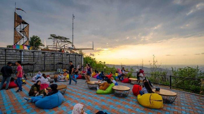 Salah satu destinasi wisata di Gunungkidul. (Instagram @heihaskyview)