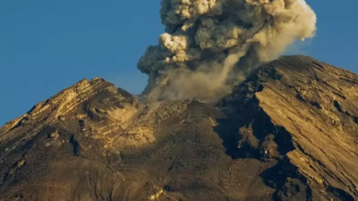 Gunung Semeru Erupsi Empat Kali pada 4 April 2025, Status Siaga Ditetapkan