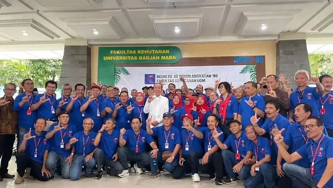 Jokowi hadiri reuni UGM