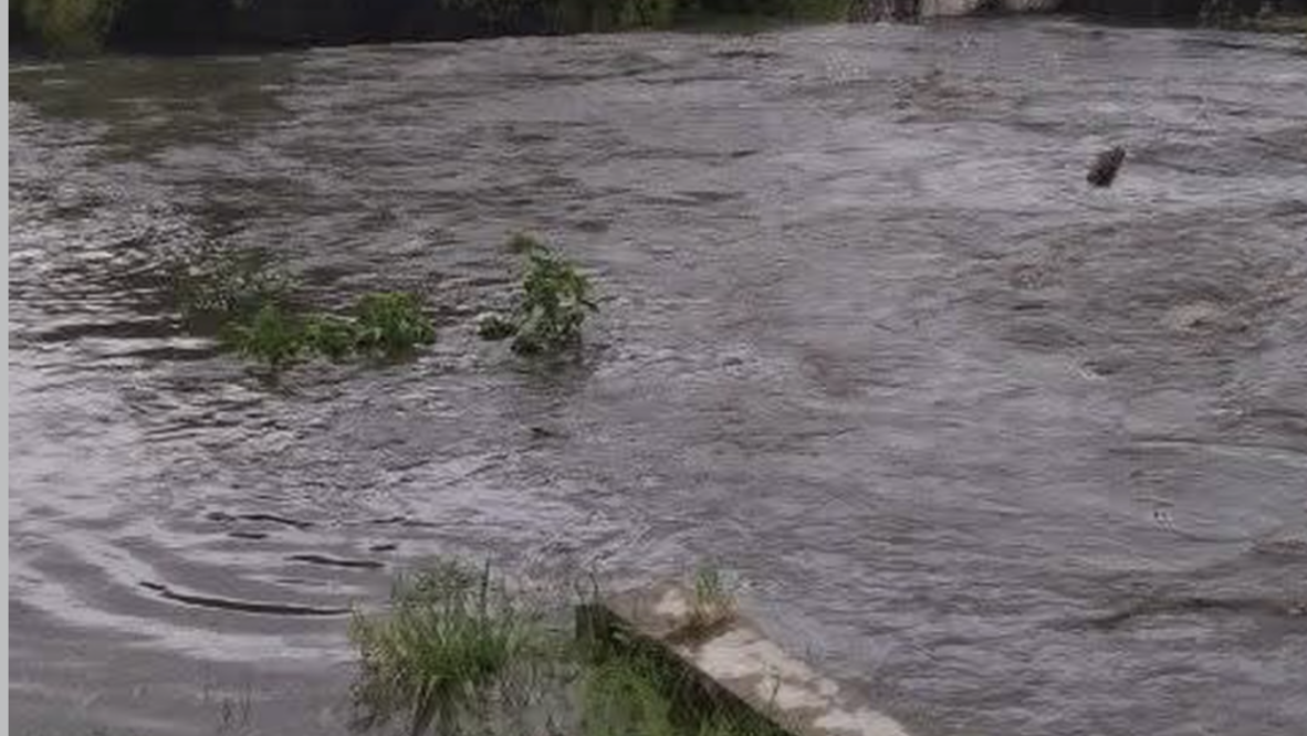 Hujan deras disertai angin kencang di Yogyakarta