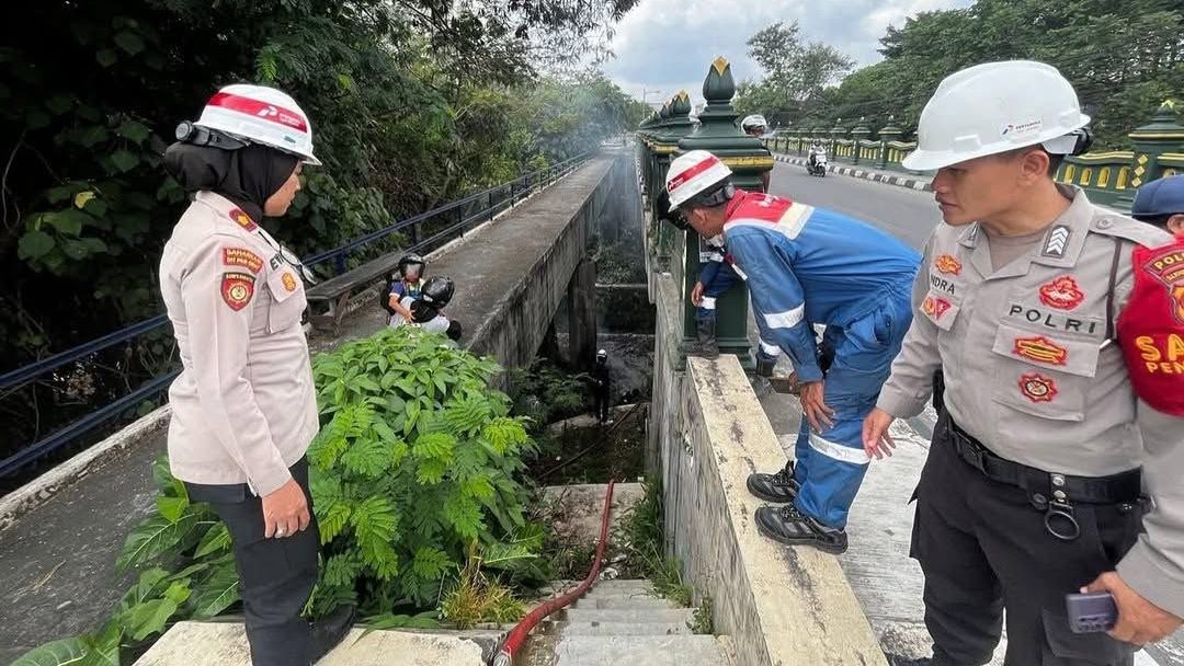 Kebakaran di selokan mataram