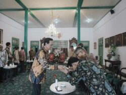 Karaton Ngayogyakarta Serahkan Empat Serat Kekancingan untuk Penggunaan Tanah Operasional PT KAI di Yogyakarta